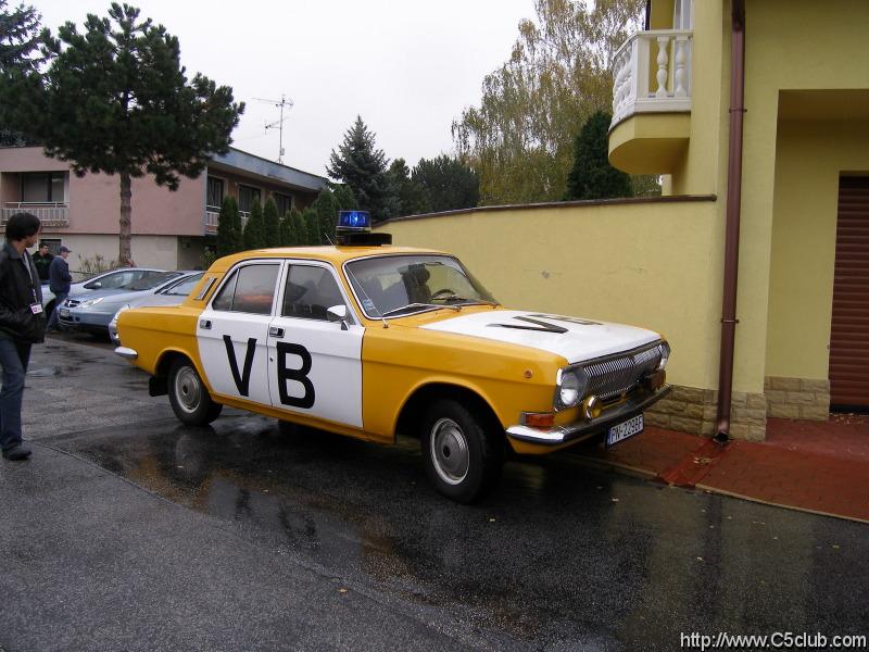 Nechbal ani policajn doprovod :)