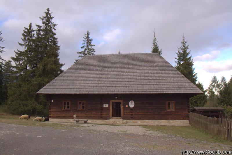 Skanzen Pribylina - obecna skola